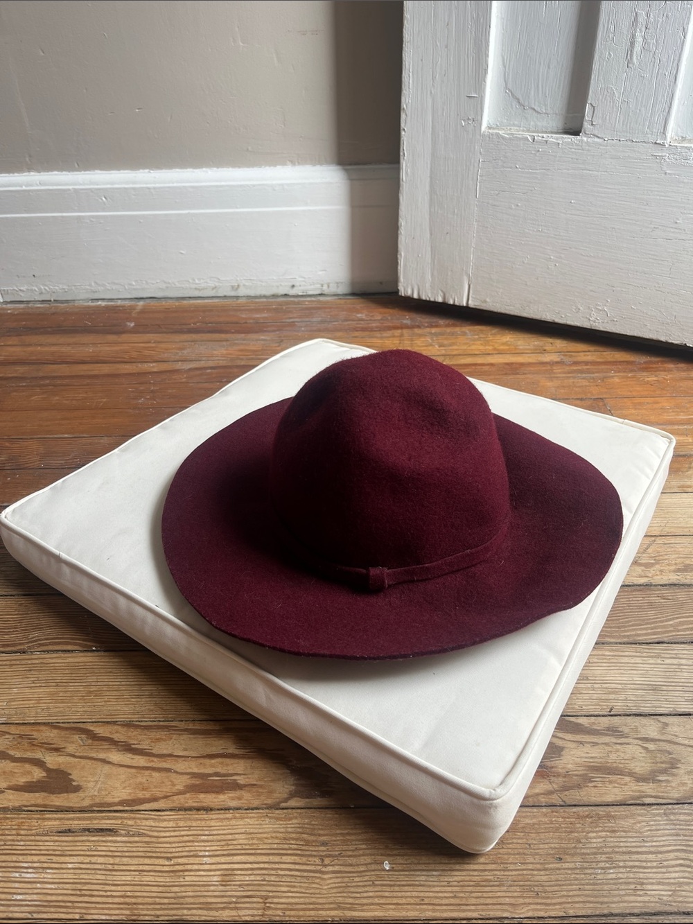 Women's Floppy Wool Hat - Burgundy
